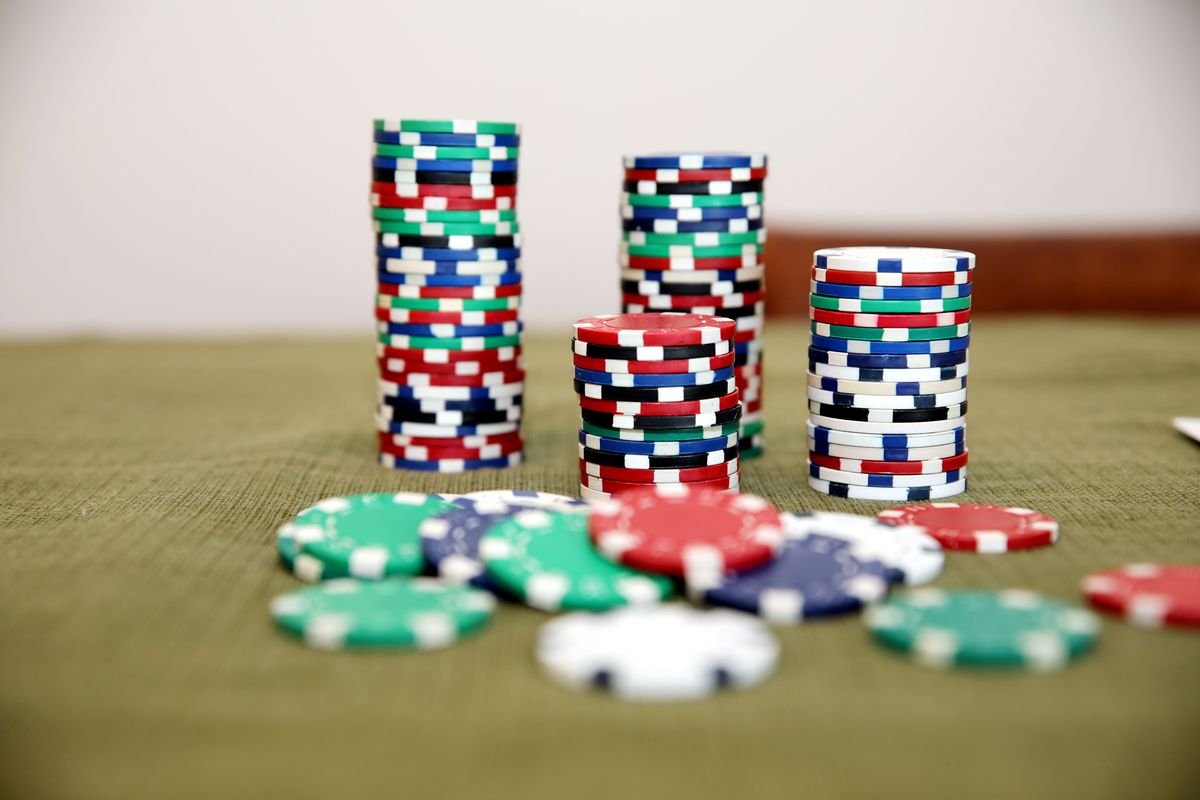 sweepstakes casino no deposit bonus stacked poker chips guide